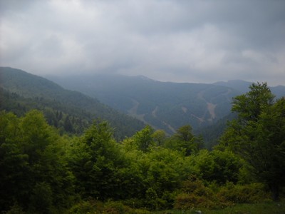 136. Pohled na sjezdovky u Kolašinu.jpg